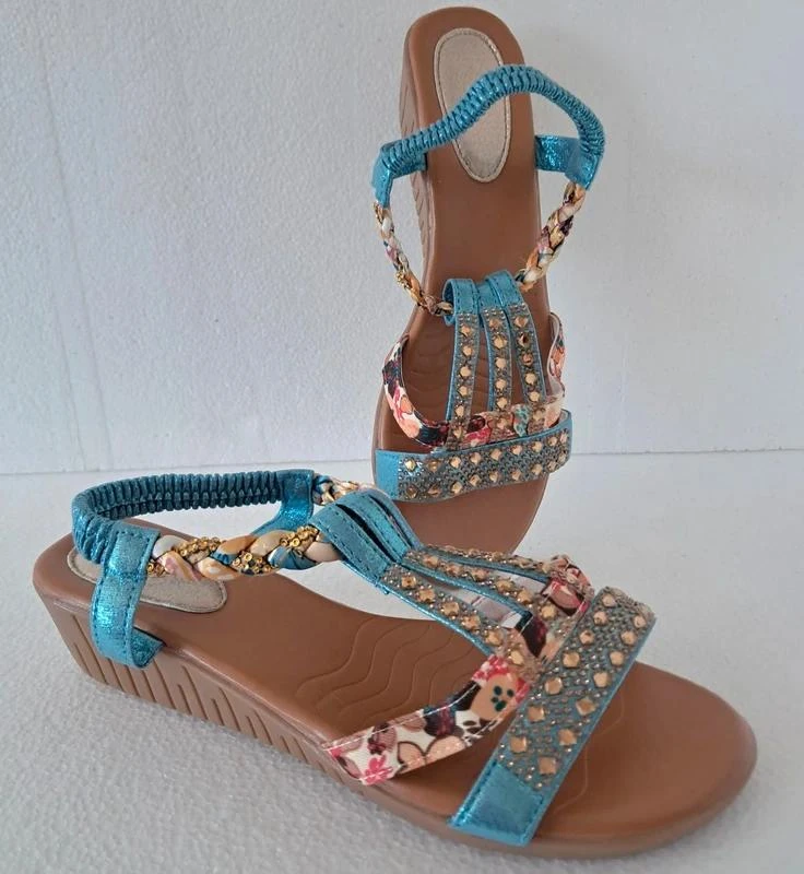 Sandales compensées trés élégantes - strass - Bleu Ciel - Pointure 42
